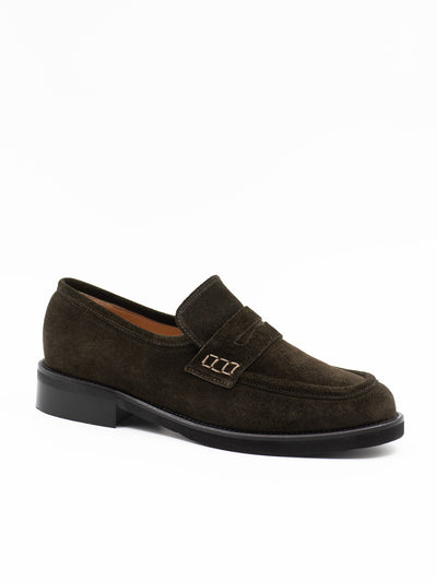 Loafers in green suede with rubber sole
