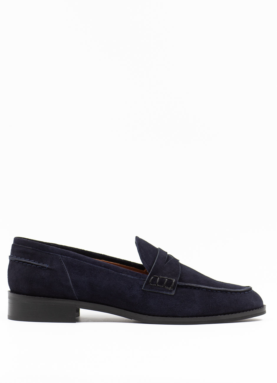 Penny loafers in navy suede leather