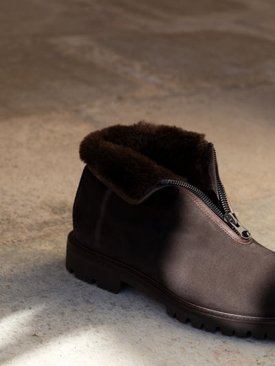 Boots with shearling-lining and zipper