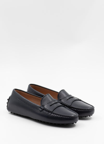 Driving shoe in navy leather