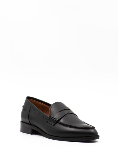 Penny Loafers in Black Leather