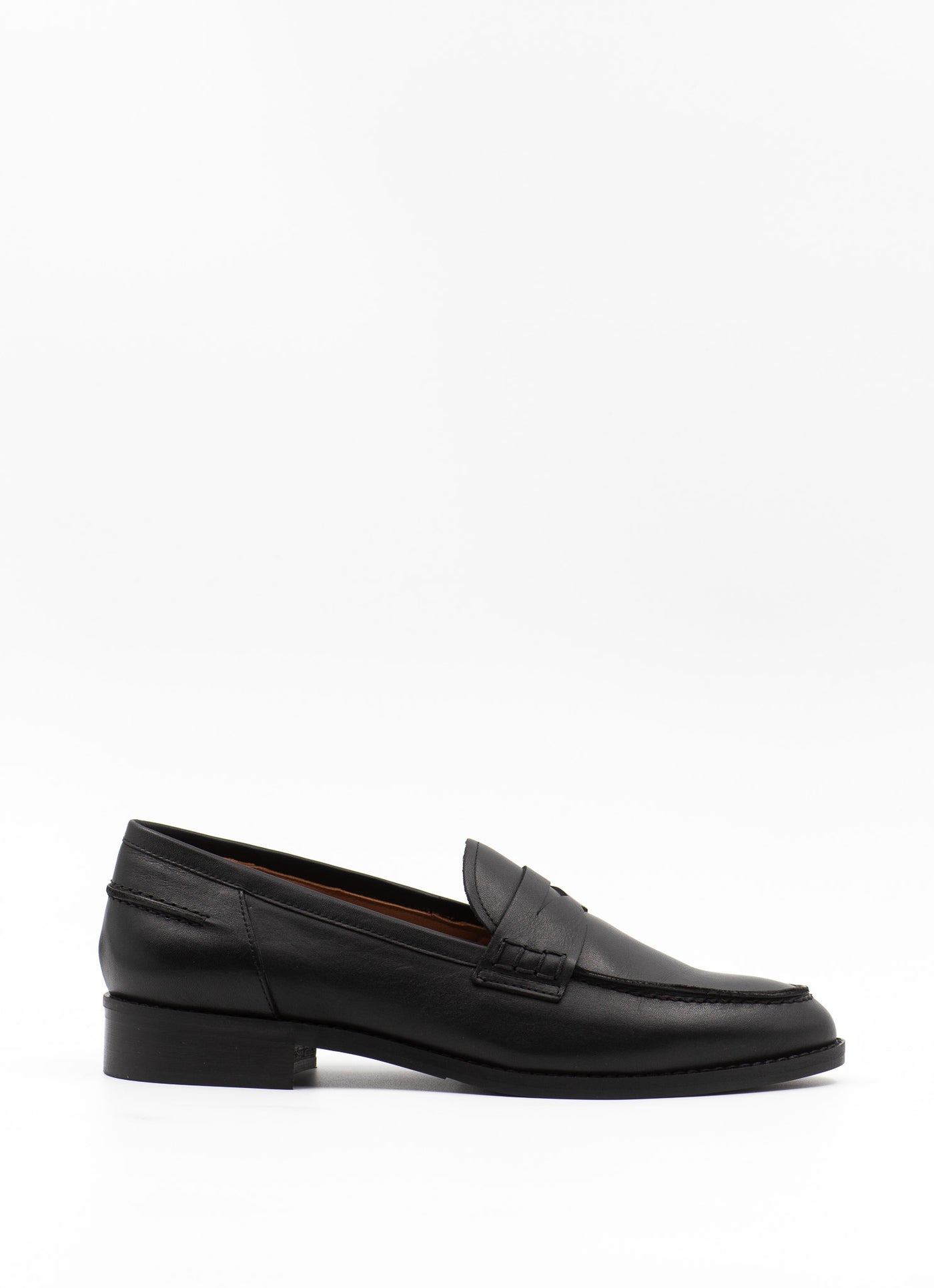 Penny Loafers in Black Leather