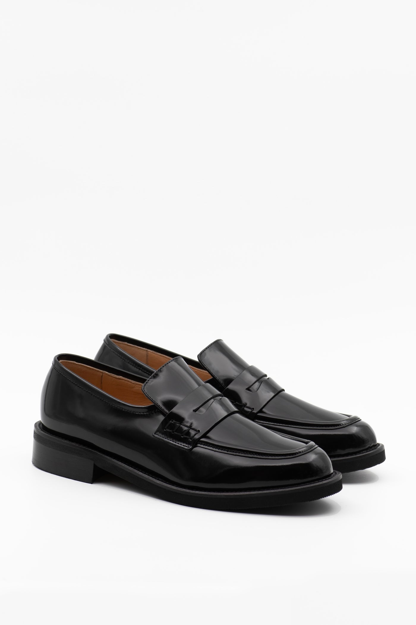 Penny loafers in black with rubber soles