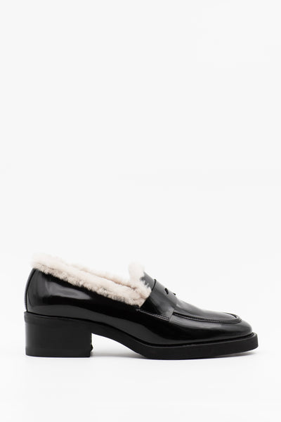 Fur trimmed loafers
