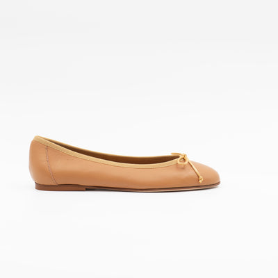 Ballet flat in light brown leather
