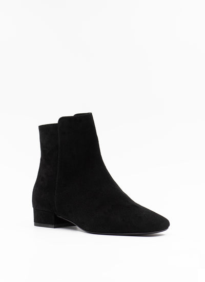 Ankle boots in black suede with square toes