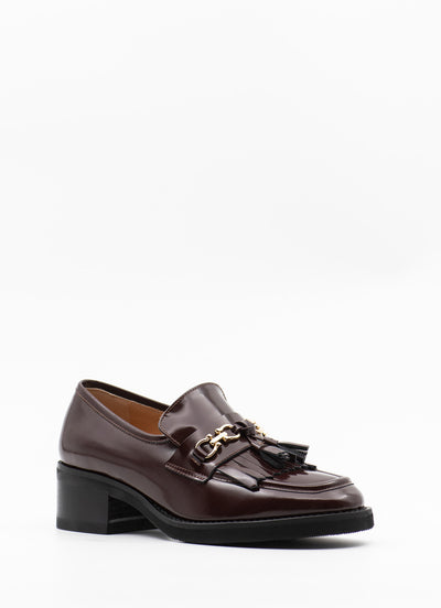 Heeled tassel loafers in bordeaux