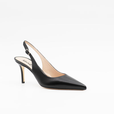 Svarta slingbacks
