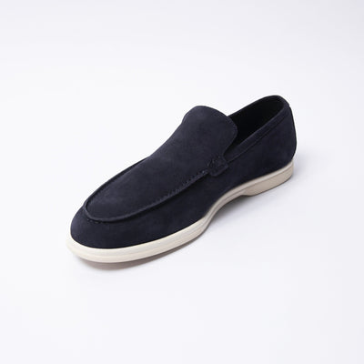 Summerwalk in navy suede white rubber sole. 