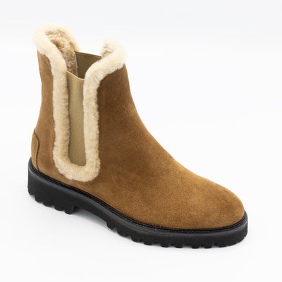 Shearling-trimmed Chelsea boots in Cognac
