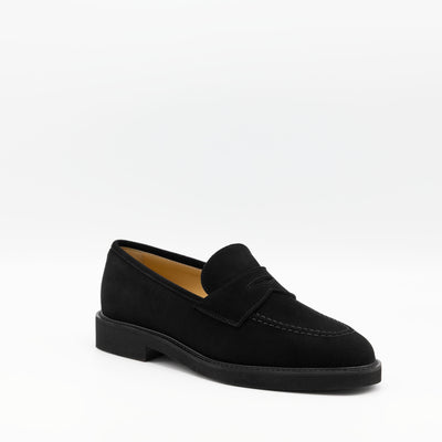 Penny loafer in black suede with extra light rubber soles