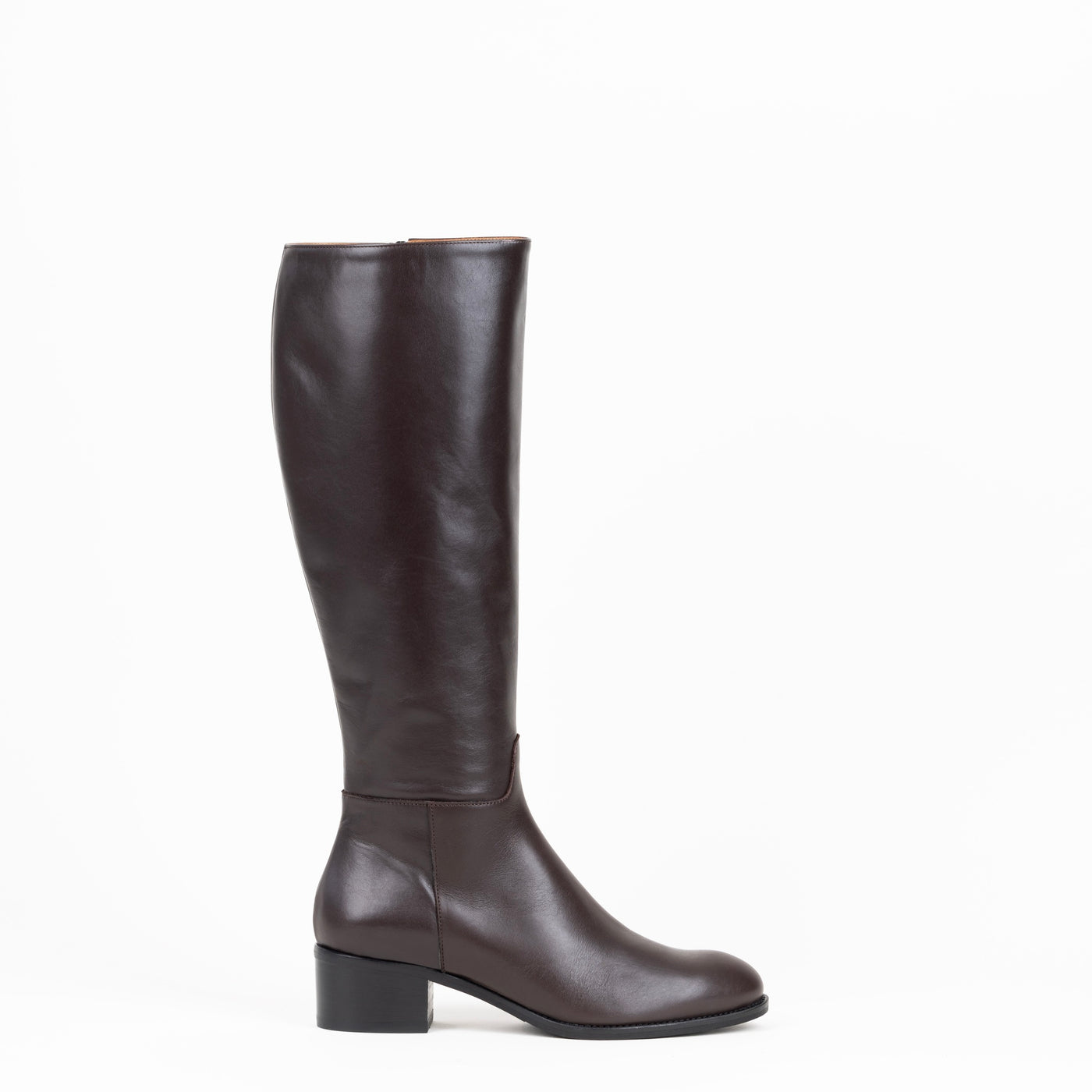 Riding inspired classic women's boots in brown leather