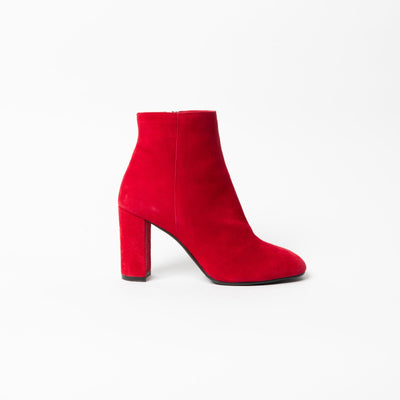 Ankle boots in red suede