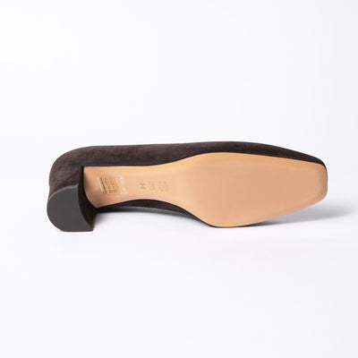 Square-toe pumps in brown suede