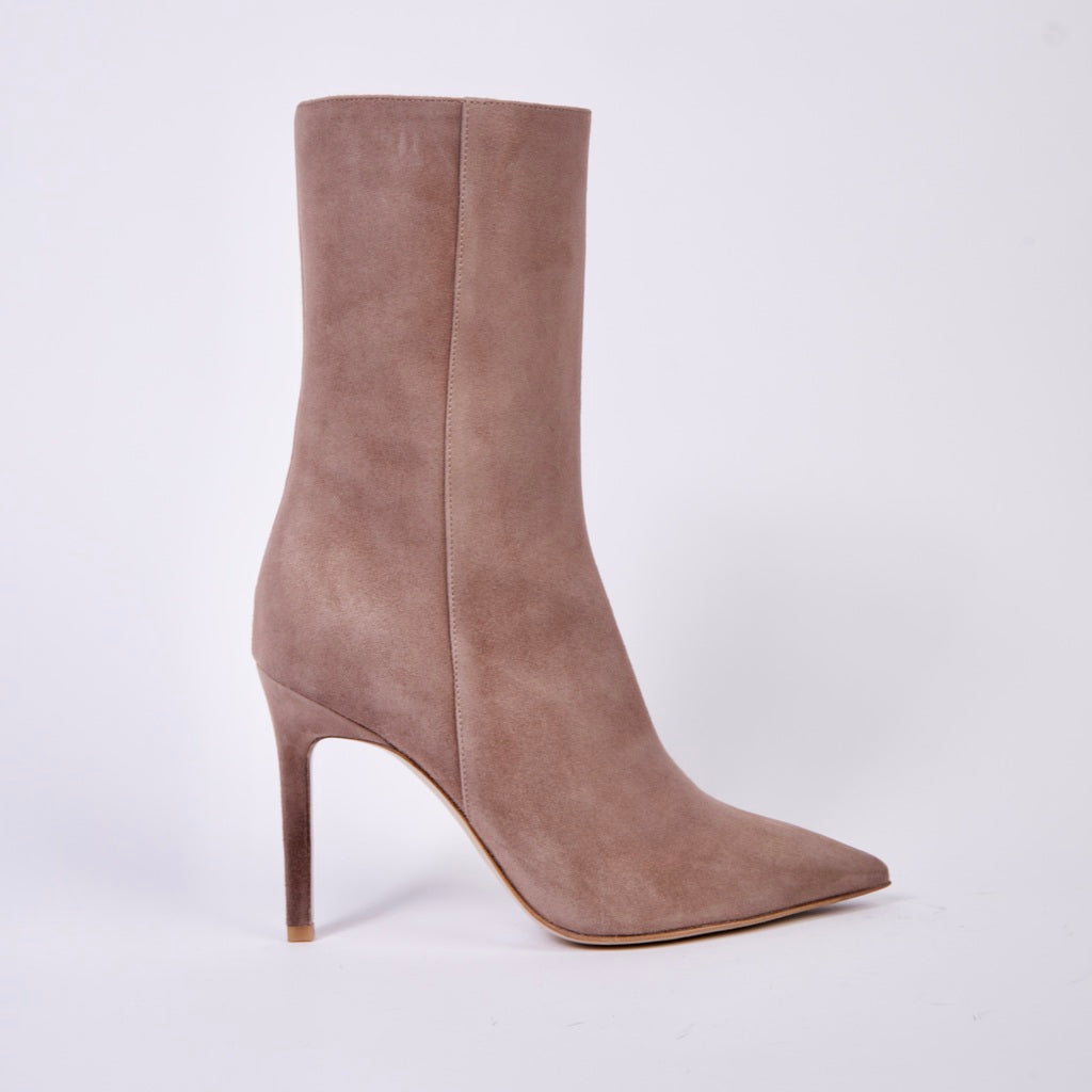 Stiletto ankle boots in beige suede.