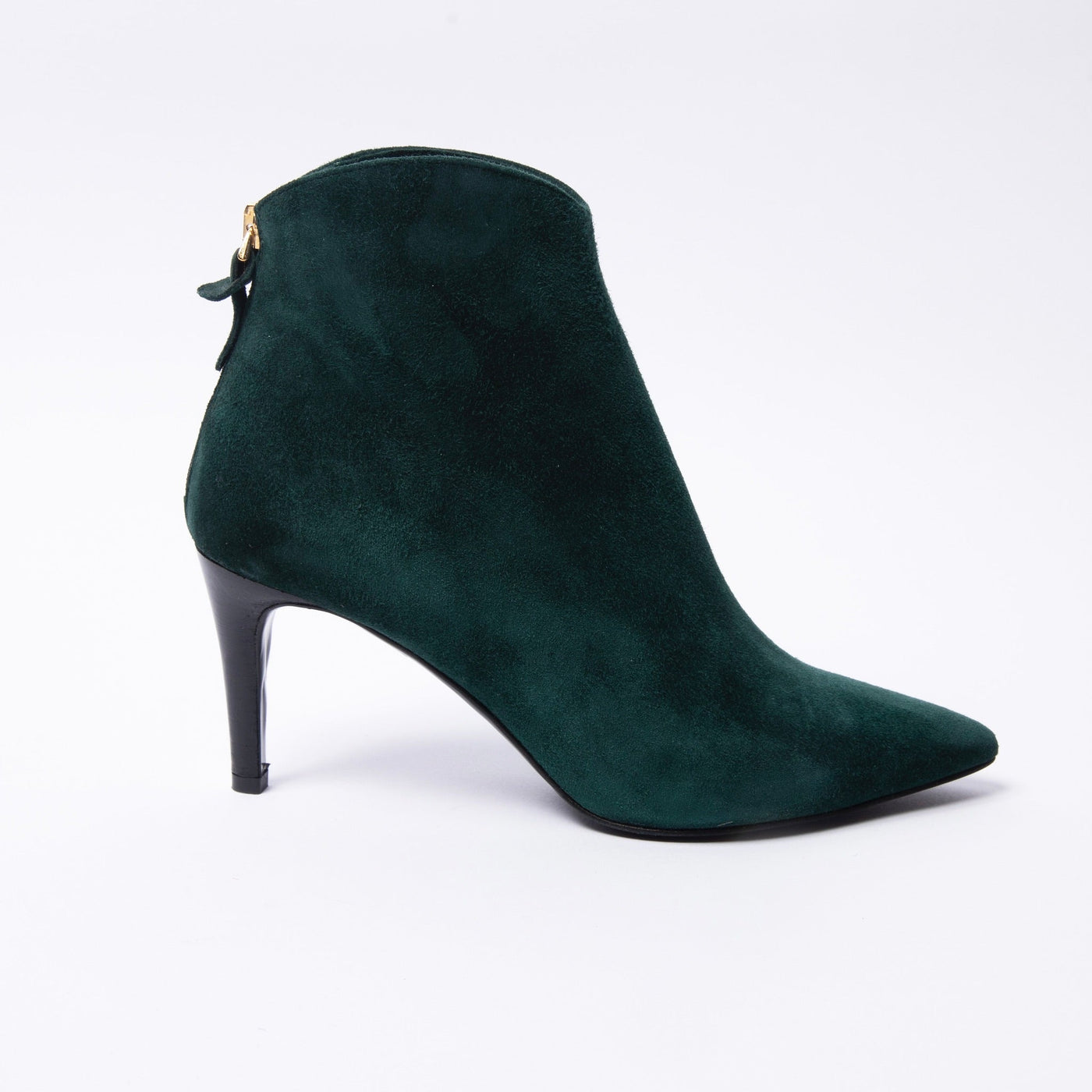 Ankle boots in dark green suede. Pointy toe and stiletto heel. 
