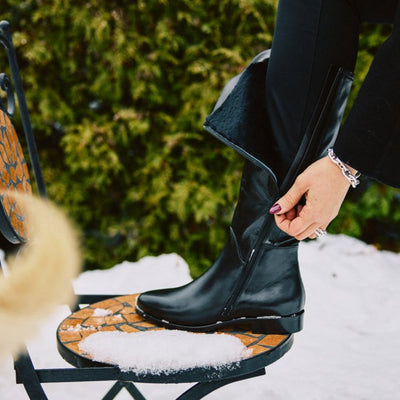 Shearling-lined Boots in Black Leather