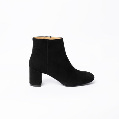 Mid heel Ankle boots in Black Suede