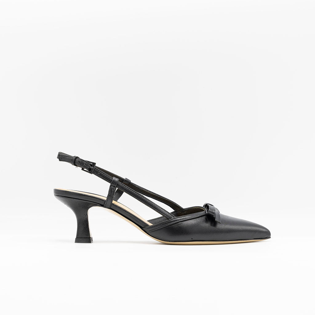 Black heeled leather sandal with a bow