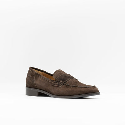 Women's classic Penny Loafers in brown suede leather. 