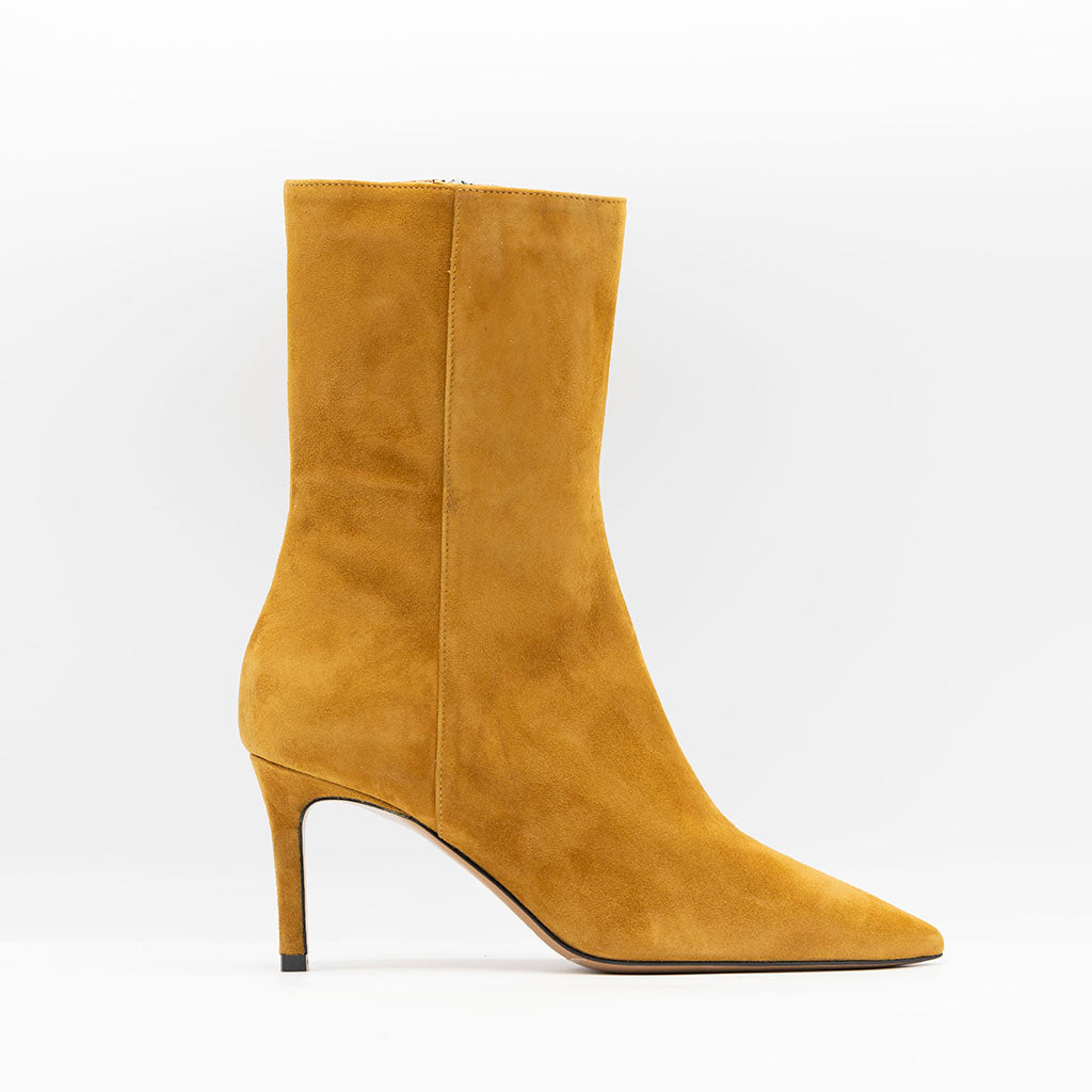Ankle boots in cognac suede with stiletto heels. 