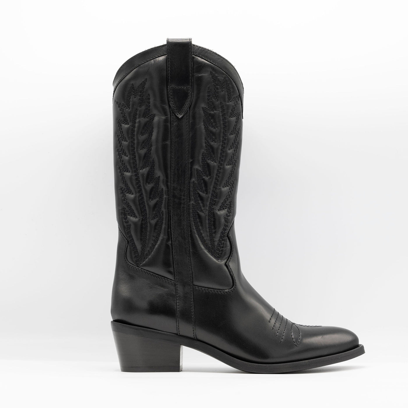 Cowboy boots in black leather. 