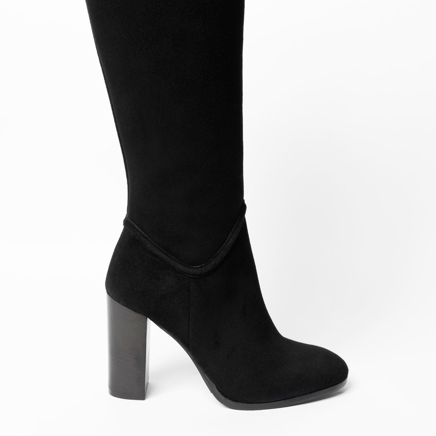 Knee-high black suede boots with 10 mm block heel. 