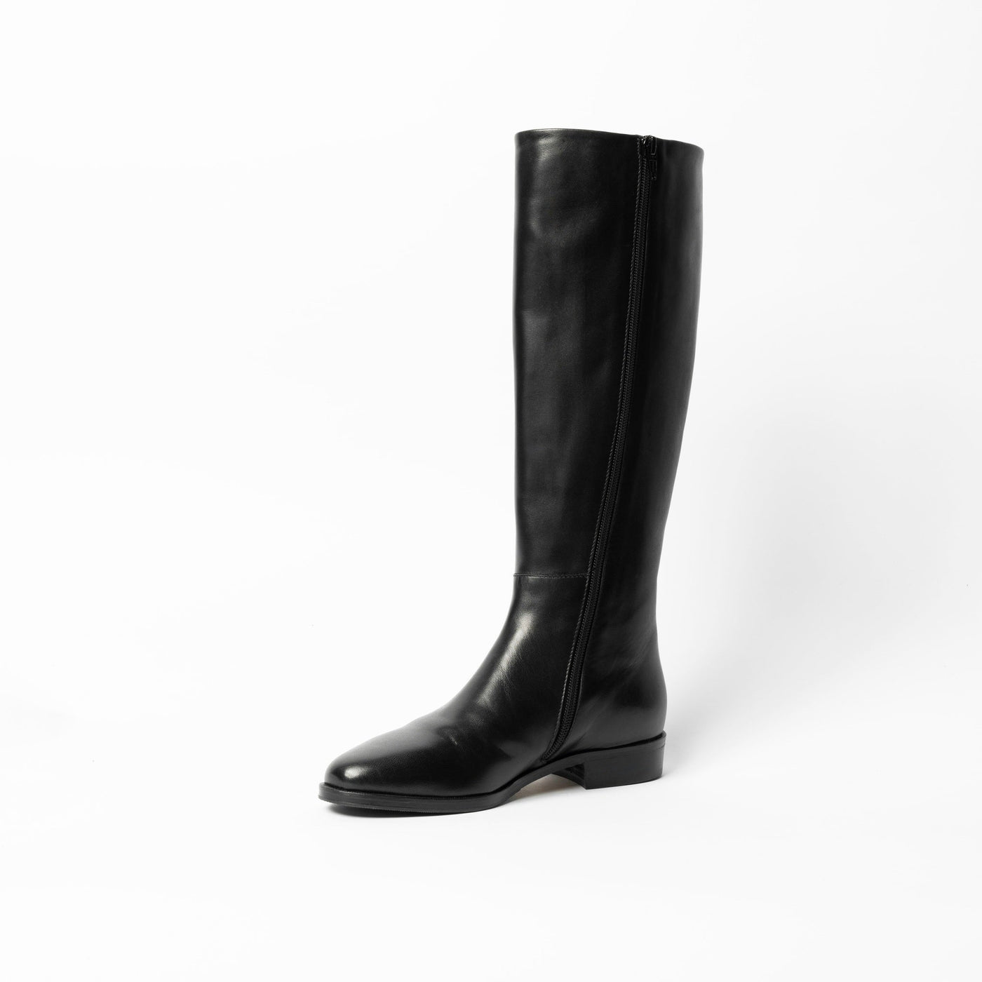 Women's black leather boots. Handmade in Italy. 