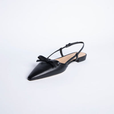 Svarta spetsiga sandaler med rosett