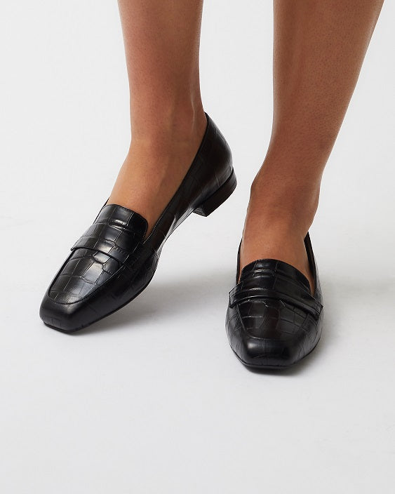 Square-toe Loafers in Black Croco