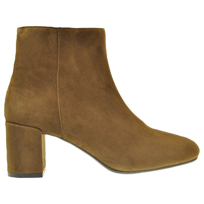 Mid heel Ankle boots in Green Suede