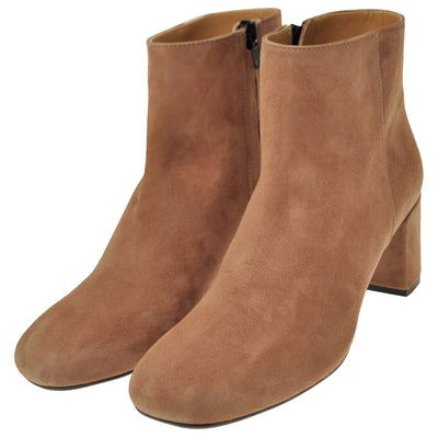 Mid heel Ankle boots in Beige